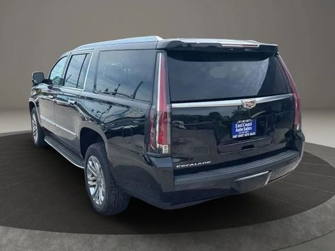 Used 2019 Cadillac Escalade ESV 4WD image 7