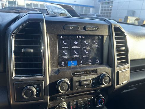 Used 2018 Ford F150 XLT w/ Equipment Group 302A Luxury image 9
