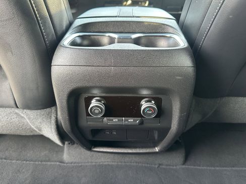 Used 2025 Buick Enclave Preferred image 19