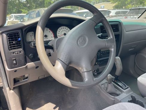 Used 2003 Toyota Tacoma 4x4 Double Cab w/ SR5 Pkg image 10