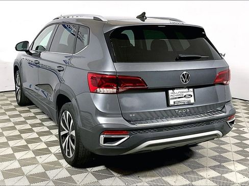 Used 2022 Volkswagen Taos SE FWD image 8