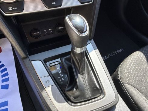 Used 2019 Hyundai Elantra SE w/ Cargo Package image 19
