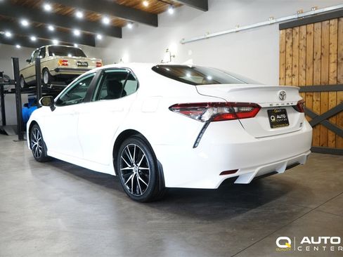 Used 2022 Toyota Camry SE AWD/4WD image 7