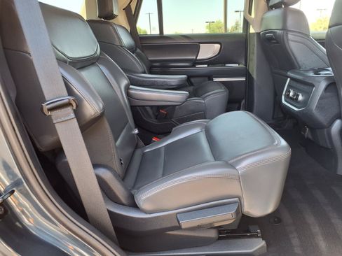 Certified 2025 Ford Expedition Active AWD/4WD image 14