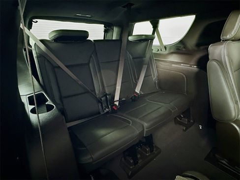 Used 2021 GMC Yukon XL Denali w/ Denali Premium Package image 14