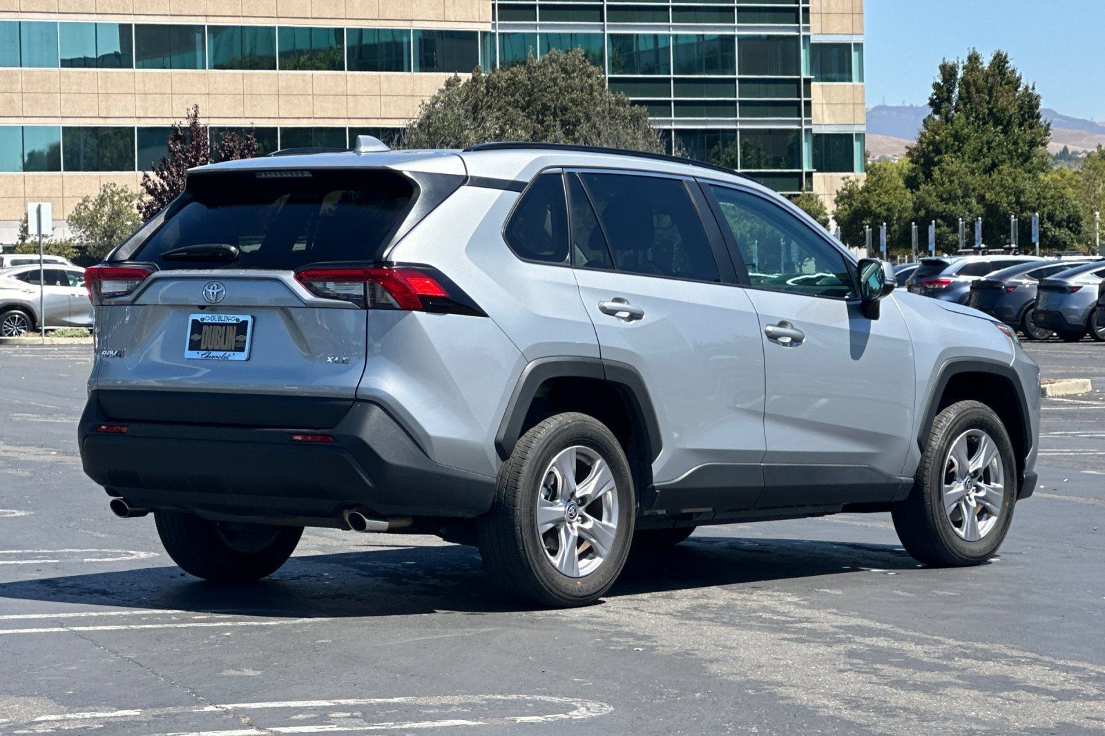 Used 2025 Toyota RAV4 XLE FWD image 4