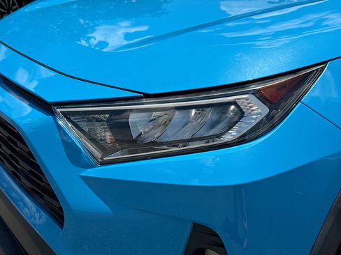 Used 2019 Toyota RAV4 XLE FWD image 9
