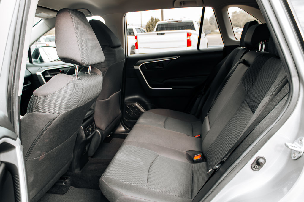 Used 2022 Toyota RAV4 LE AWD/4WD image 24