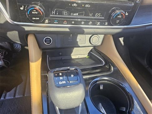 Used 2023 Nissan Rogue Platinum w/ Platinum Premium Package image 28