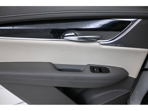 Used 2020 Cadillac XT6 Premium Luxury AWD/4WD image 24