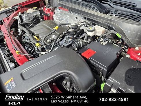 Used 2025 Chevrolet Trax RS w/ Sunroof Package FWD image 22