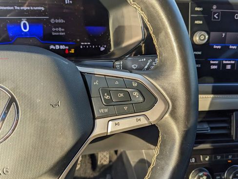 Certified 2024 Volkswagen Taos SE image 28