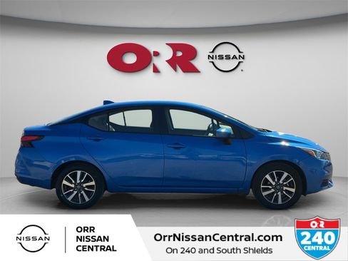 Used 2021 Nissan Versa SV image 4