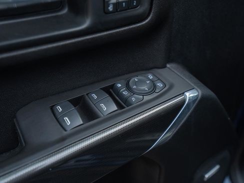 Used 2021 GMC Sierra 2500 AT4 w/ AT4 Preferred Package image 18