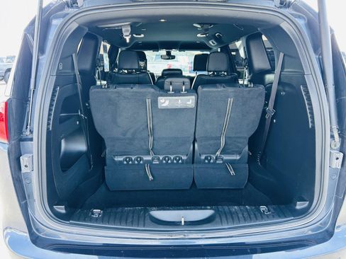 Used 2019 Chrysler Pacifica Touring-L Plus w/ S Appearance Package FWD image 29