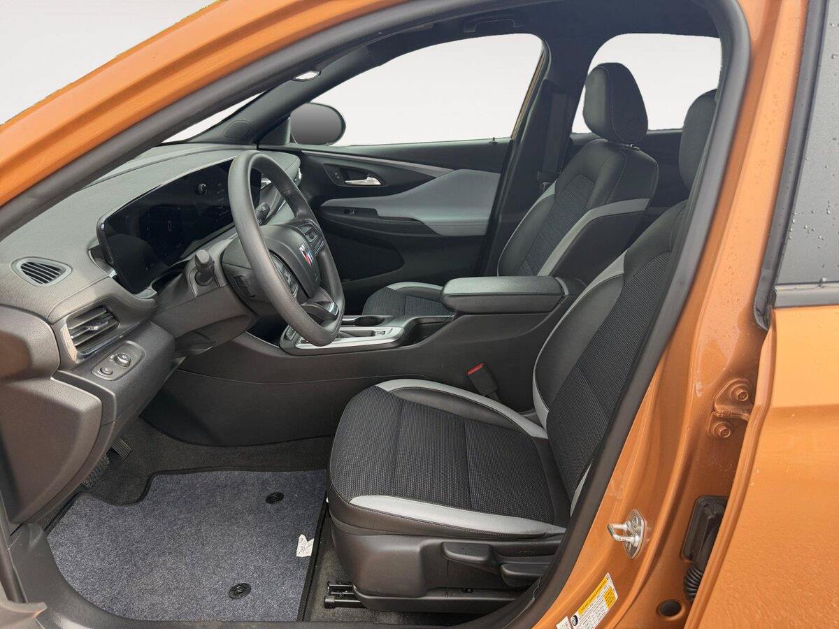 Used 2025 Buick Envista Preferred FWD image 9