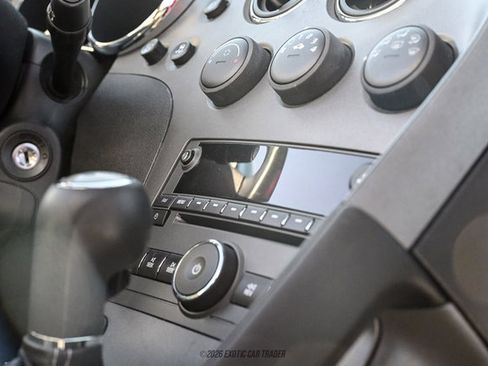 Used 2009 Pontiac Solstice GXP w/ Premium Package RWD image 32