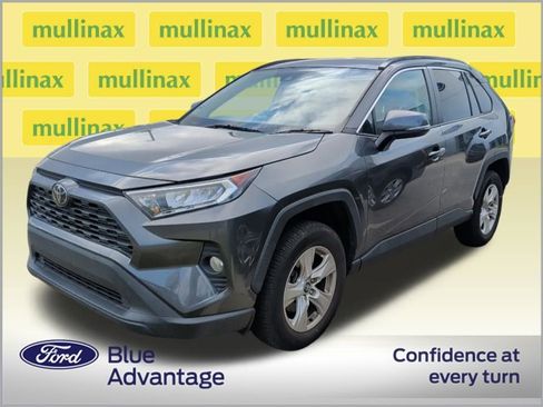 Used 2020 Toyota RAV4 XLE image 2