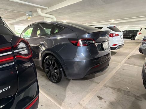 Used 2022 Tesla Model Y Performance AWD/4WD image 8