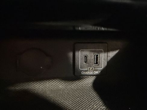 Used 2019 Nissan Pathfinder SV image 31