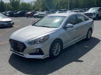 Used 2018 Hyundai Sonata SE image 1