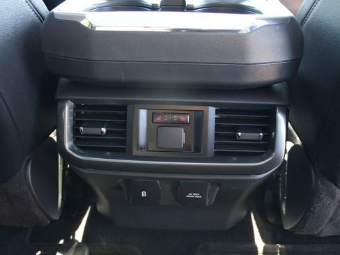Used 2023 Ford F150 Lariat AWD/4WD image 40