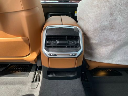 New 2026 BMW 740i xDrive AWD/4WD image 9