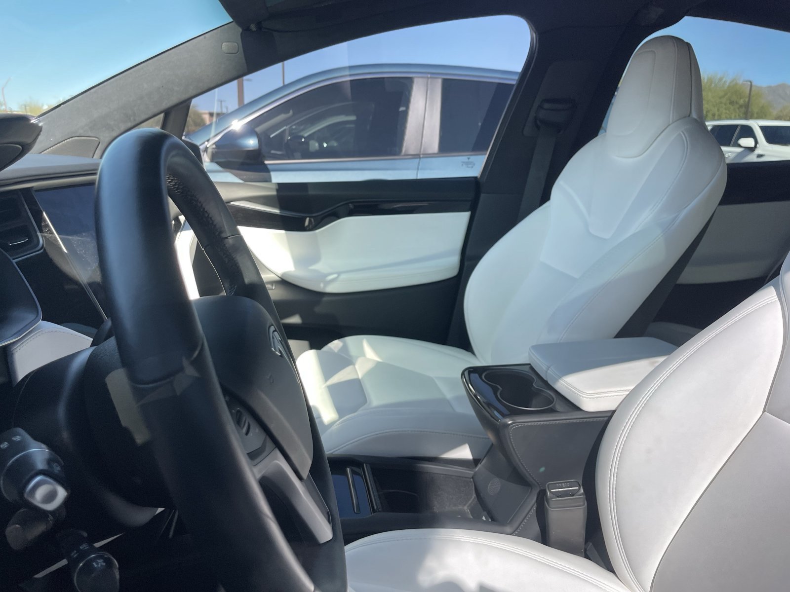 Used 2018 Tesla Model X 75D AWD/4WD image 11
