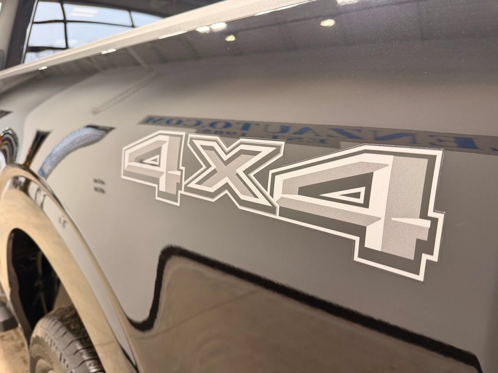 Used 2025 Ford F150 Lariat AWD/4WD image 11