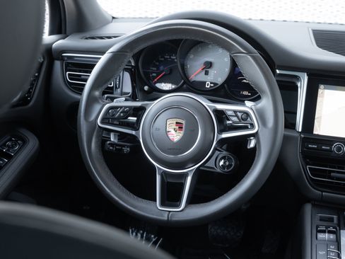 Used 2019 Porsche Macan S image 9