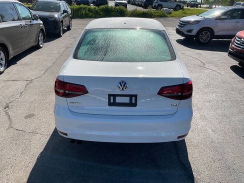 Used 2017 Volkswagen Jetta S w/ Jetta S Cold Weather Package FWD image 8
