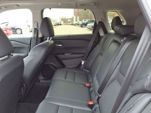 Certified 2025 Nissan Rogue SL w/ SL Premium Package FWD image 6