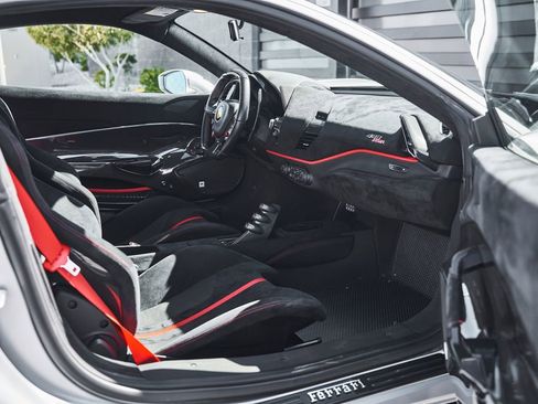 Used 2020 Ferrari 488 Pista Coupe RWD image 24