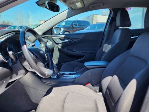 Used 2018 Chevrolet Malibu LT w/ Driver Confidence Package FWD image 14