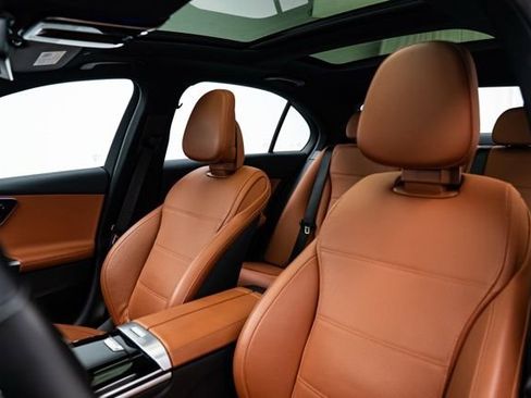 Used 2025 Mercedes-Benz C 300 4MATIC Sedan image 11