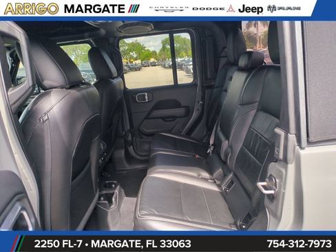 Used 2022 Jeep Gladiator Overland w/ Popular Equipment Package AWD/4WD image 15