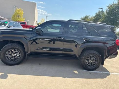 Used 2026 Toyota 4Runner SR5 AWD/4WD image 5