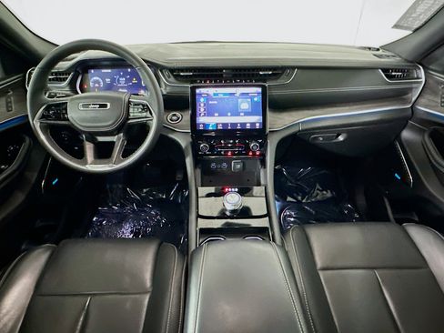 Used 2023 Jeep Grand Cherokee Overland w/ Luxury Tech Group IV RWD image 26