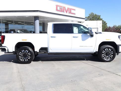 New 2026 GMC Sierra 2500 Denali Ultimate AWD/4WD image 7