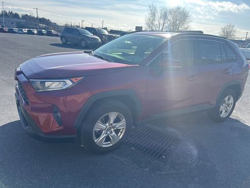 Used 2020 Toyota RAV4 XLE image 7