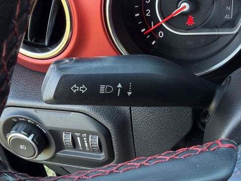Used 2021 Jeep Wrangler Unlimited Rubicon AWD/4WD image 23