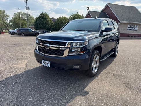 Used 2019 Chevrolet Tahoe LT w/ Luxury Package AWD/4WD image 11