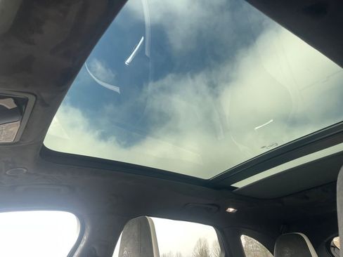 New 2026 Jaguar F-PACE SVR image 18