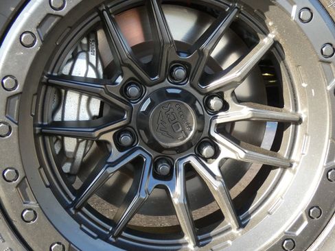 Used 2025 Toyota Tacoma TRD Off-Road image 27