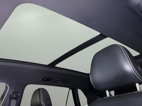 Used 2022 Volkswagen Atlas Cross Sport SE w/ Panoramic Sunroof Package image 27