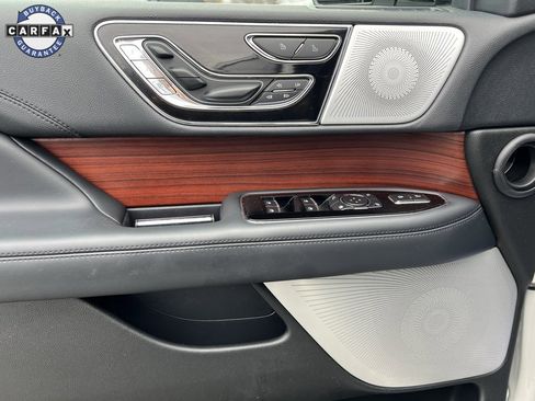 Used 2023 Lincoln Navigator Reserve image 11