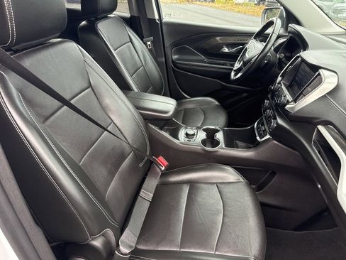 Used 2024 GMC Terrain SLT image 28