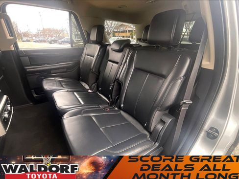 Used 2024 Ford Expedition XLT image 30