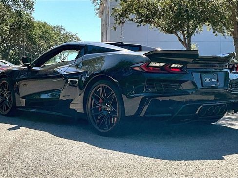 Used 2023 Chevrolet Corvette Z06 RWD image 7