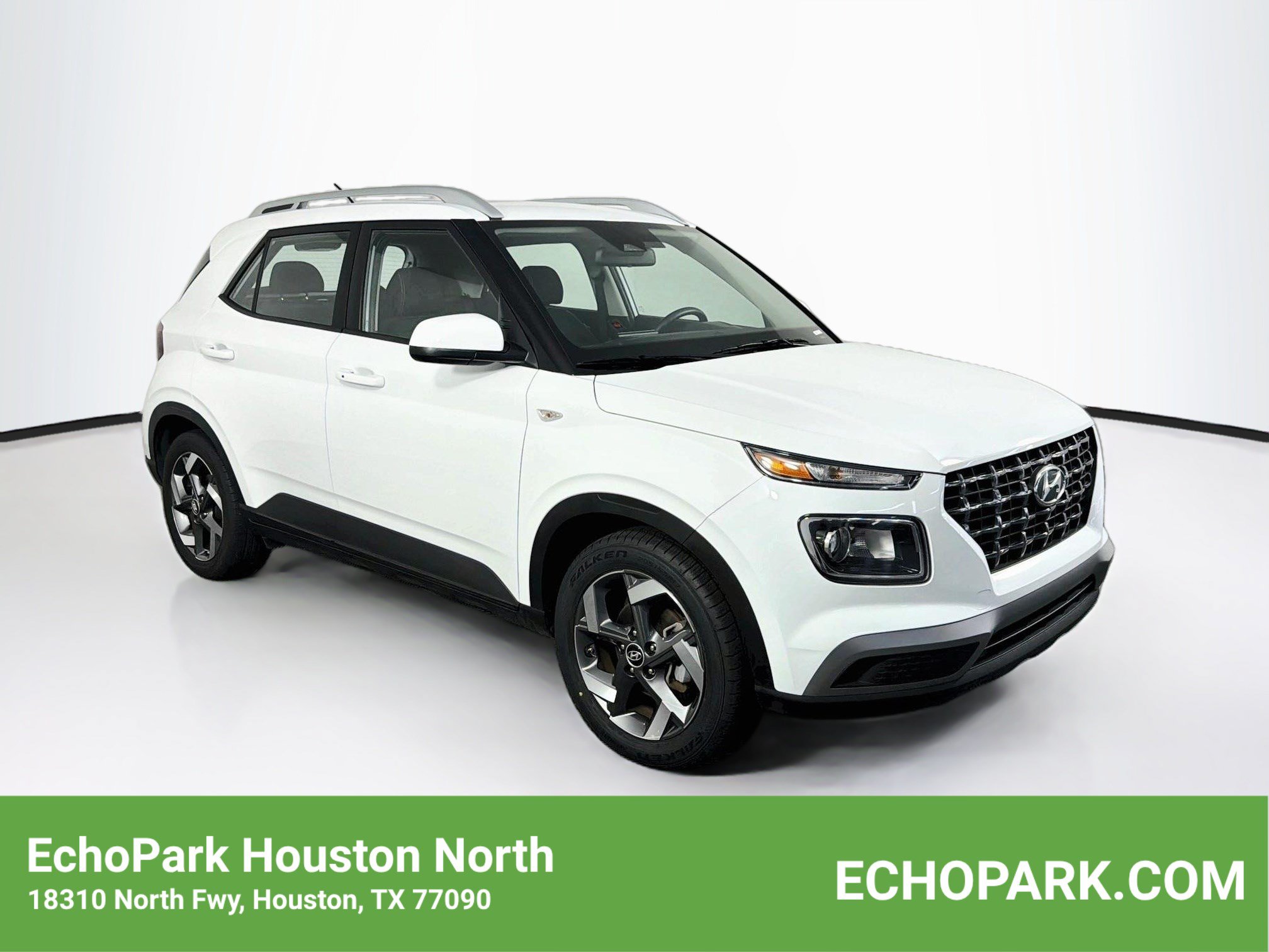 Used 2025 Hyundai Venue SEL FWD image 1